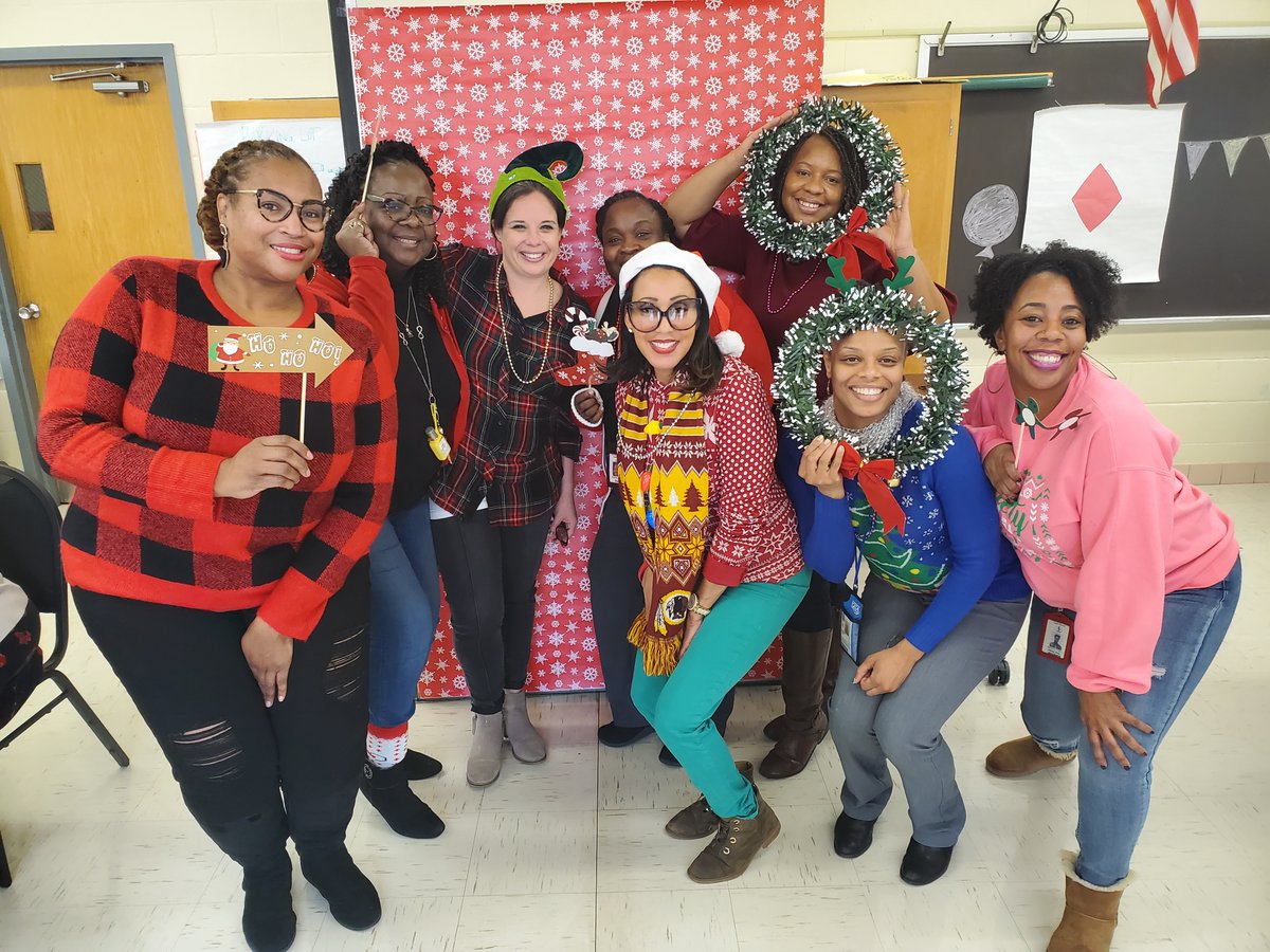 PDLadyConsults's tweet photo. ❄️Today's Holiday "Friends-giving" was amazing! Over Winter Break please take some time out to celebrate life, family, friends & loved ones! Happy Holidays from @pgcpsPAR #Up2PAR⛳️ #photobooth #PARStrong #PGCPSProud @pgcps @DrMoLamar1 @vickermcclain @teach1reach @MsReadingDoctor https://t.co/e2wA2OJdhg