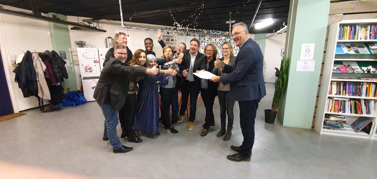 Fantastische mijlpaal gehaald vandaag, ondertekening en overhandiging plan voor coöperatieve WIJikuitzendbureau en Vital@Work met Wijkcooperatie #Kanaleneiland en #Lifeguard en #papendorp met dank aan <a href="/EBUtrecht/">Economic Board Utrecht</a> en <a href="/GemeenteUtrecht/">Gemeente Utrecht</a>  <a href="/KlaasVerschuure/">Klaas Verschuure</a> <a href="/MikkelHofstee/">Mikkel Hofstee</a>  <a href="/Krachtstation/">Krachtstation</a>