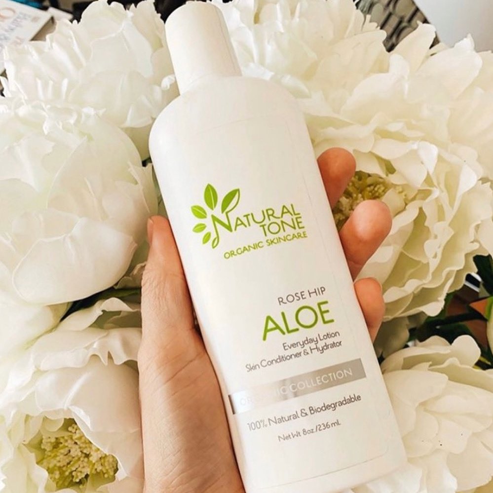 Natural sunscreen made with organic ingredients that hydrates your skin! 10% OFF starting at 10PM ET gravy.live