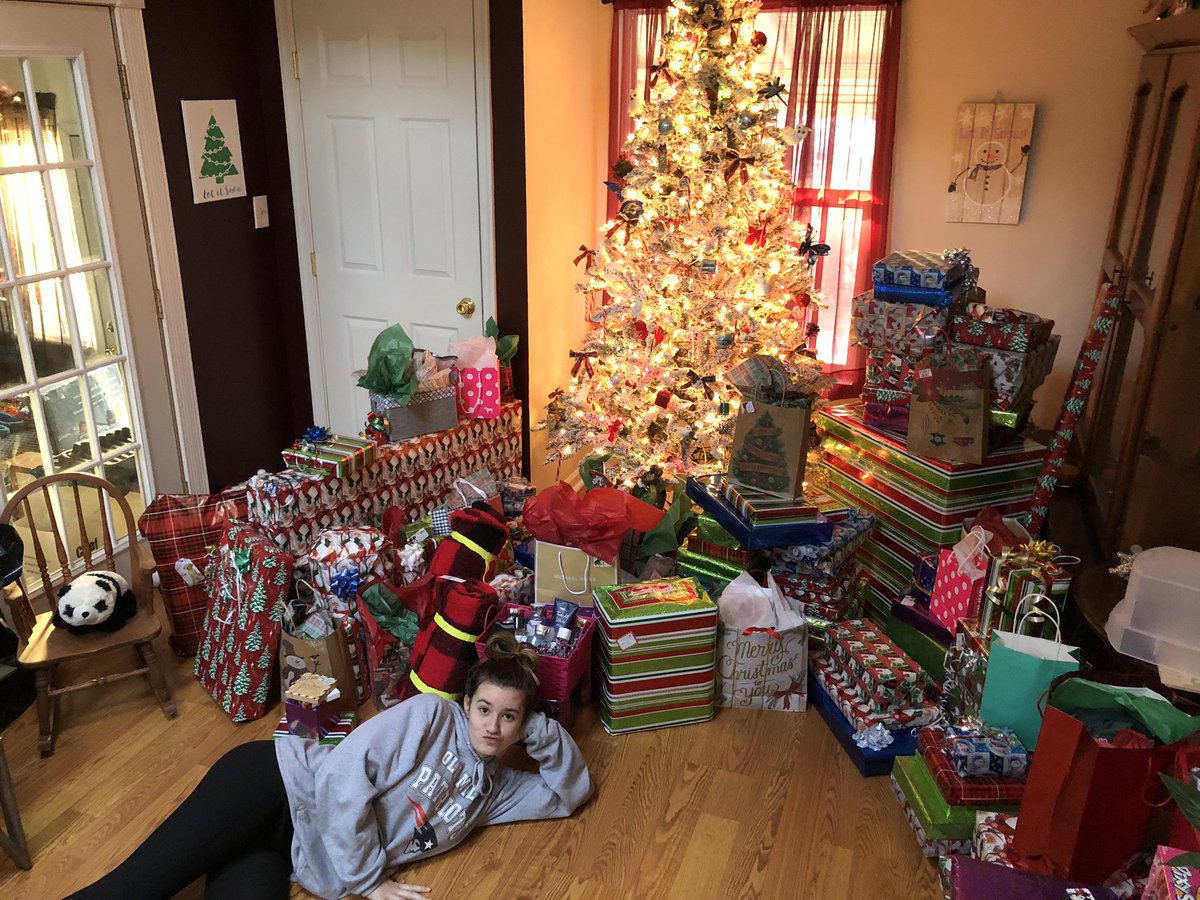 We can say Kassidy is ready. Everyday she comes home to check the tree. 🌲☃️