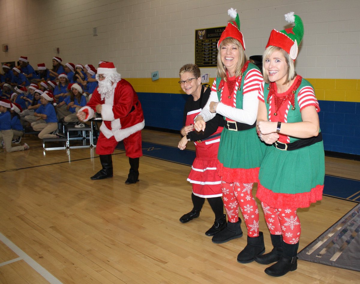 Ready to kick off the holiday break! We had the best time today celebrating the holidays &amp; the generosity of our @IndianKnoll students &amp; their families. It was so much fun singing and dancing @the  IKES Believes program! Blessed to be part of this amazing team! <a href="/IndianKnollES/">Indian Knoll</a>❤️🎄