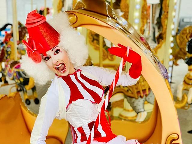 Candy 🍭🍭🍭...
@bamboleaproducciones .
.
.#candy #sweet #christmas #carrusel #circo #circus #dancer #actress #magia #magic #red #white #makeup #personajesbonitos ift.tt/36Urqhz