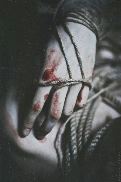a9d__'s tweet photo. ✗

عندما تموت  سيحبك الجميع فجأة  وسيسامحك الحبيب بلا عذر  ويغفر الصديق غيابك  سيعلمون كم كنت جميلا   #ولكن في الوقت الخطأ

☹💔🔥 https://t.co/8NOzSU54Tk
