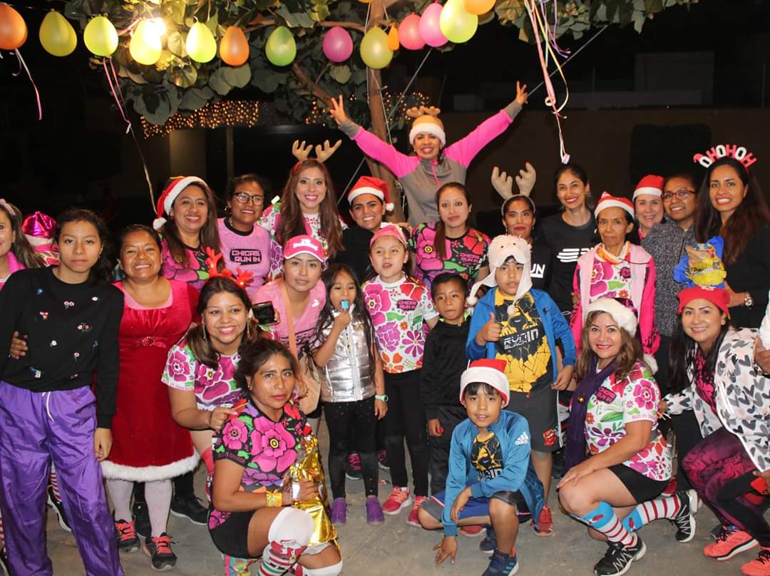 RunInOaxaca's tweet photo. ¡Muchas gracias por su apoyo y asistencia!
Felices fiestas🎁🎄🎉
.
.
.
#Ruta80 #ChicasRunIn #RunInBlack 
#SomosRunIn #PégateALoBueno 
#FelizViernesATodos #BuenViernes
#PosadaRunIn #Navidad2019 
#ViernesDeGanarSeguidores https://t.co/vNQKWBDaiI