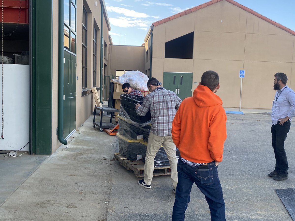 RBGUSD1's tweet photo. Christmas came early to RBGUSD! Thank you to The Panama Buena Vista Union SD for your generous donation of 800 gently used chromebooks! Thank you to Mr. Arriola for making this happen! #rbgrocks https://t.co/KAoNzPdMUW