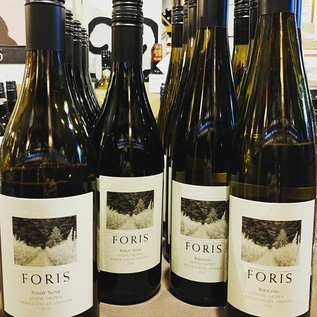 Brave the snow and be rewarded with a Foris wine tasting today from 1-5pm. We are hanging out with Ryan from <a href="/pnwrager/">PNW Negociants</a> °
°
@forisvineyards #wine #friday # Canmore #winetasting #winelovers🍷 #pinotnoir #rieslingBrave the snow and be rewarded with a Foris wine tasting today fro…