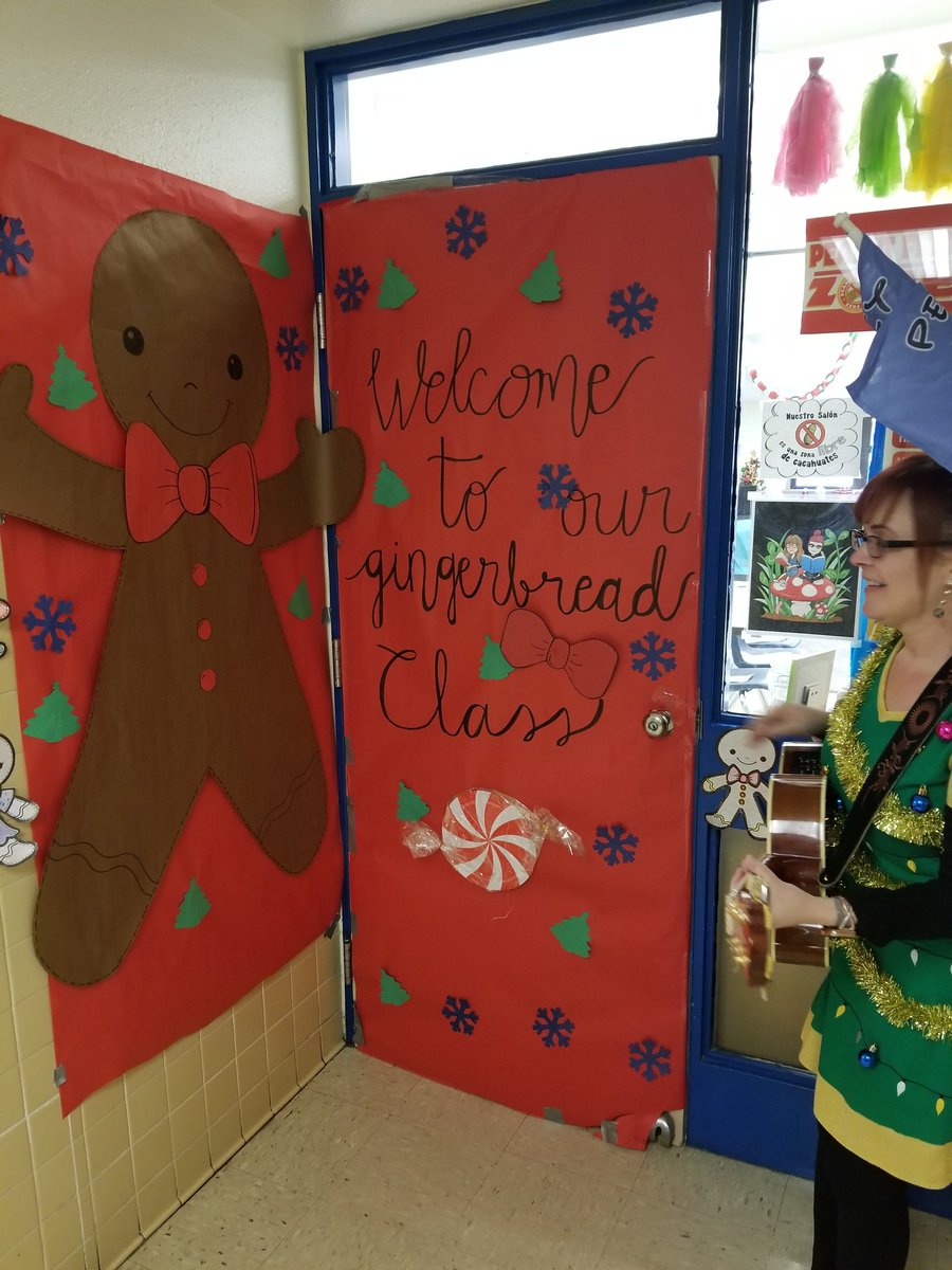 vamontan1's tweet photo. Nothing but the holiday spirit at Lee!  Way to send off the ol' year and welcome in the new! #iamEpisd #leelions https://t.co/NB0o46QsS9