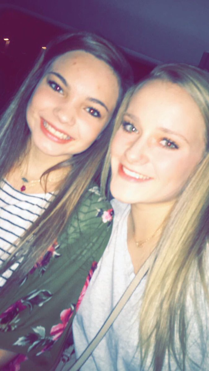 _jackiefarrar's tweet photo. HAPPY birthday mace!!! Can’t believe you’re ateTEIN🥺 Very blessed to have a friendship as long as ours! I hope you have all the good vibes today only😳🥳 I love you sm!!!💖 #skinny💅 https://t.co/wX8B5b5Isk