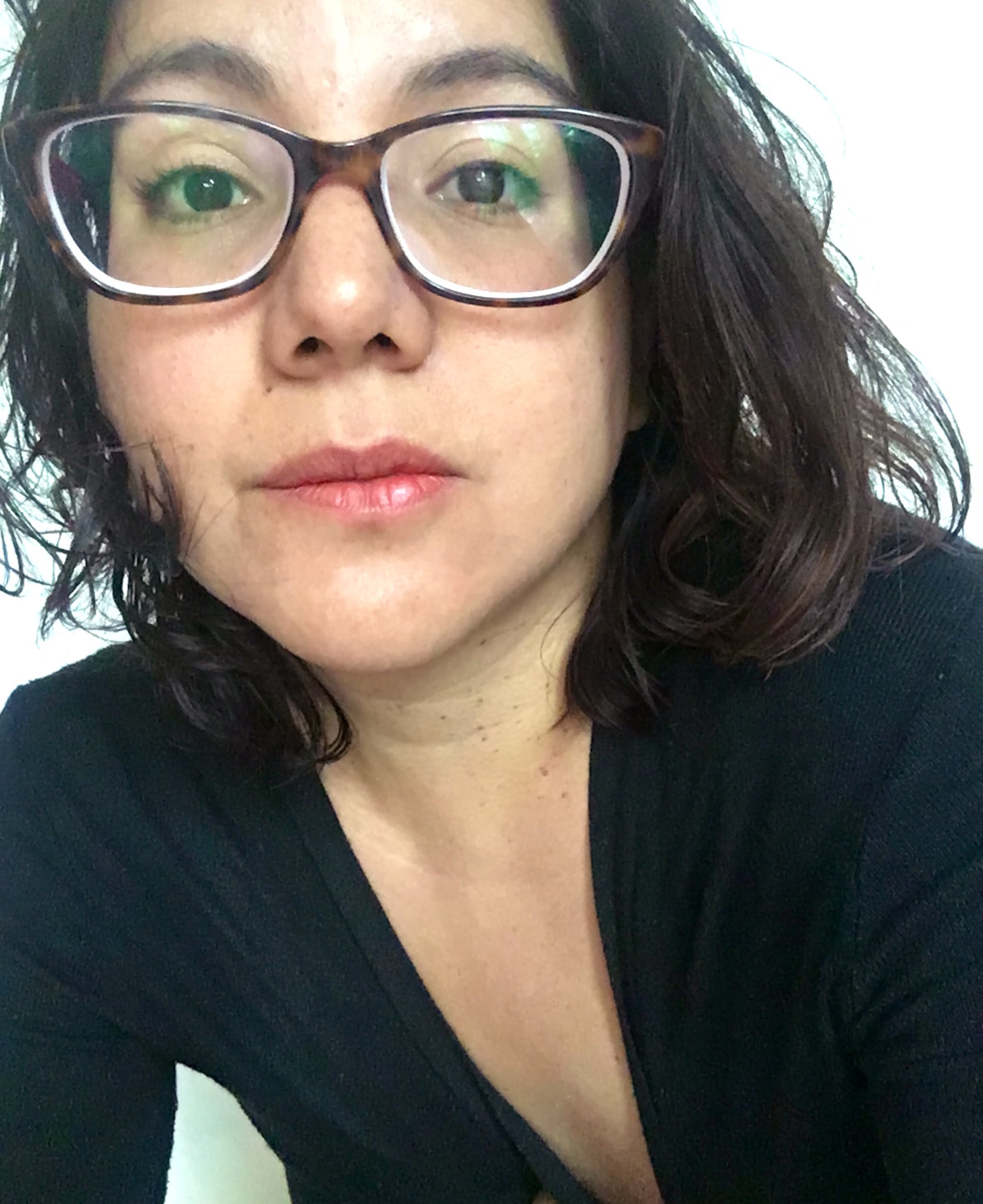 Alejandra Eme Vazquez on X Llevo 32 anos usando lentes y jamas me habia sentido comoda con los de armazon porque tengo mucho aumento tons me pesaban me mareaba. Hasta que ayer