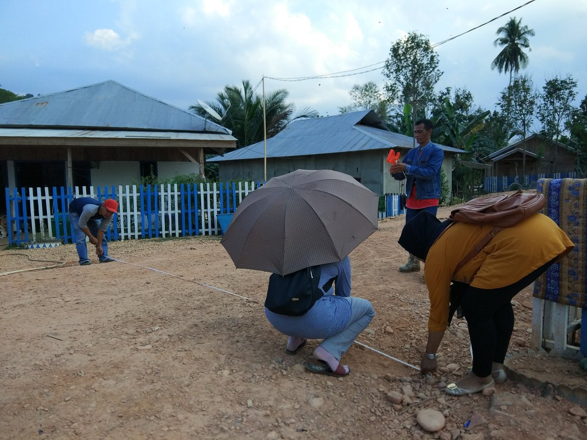 Asty1688's tweet photo. Sertifikasi kegiatan didesa yang sementara berjalan, yang menjadi syarat cairnya dana kegiatan tahap berikutnya.
#tppikonawe
@halimiskandarnu
@tppkemendes
@fachrilabalado
@syahrud50268731 https://t.co/0QgHhMZ0Ii