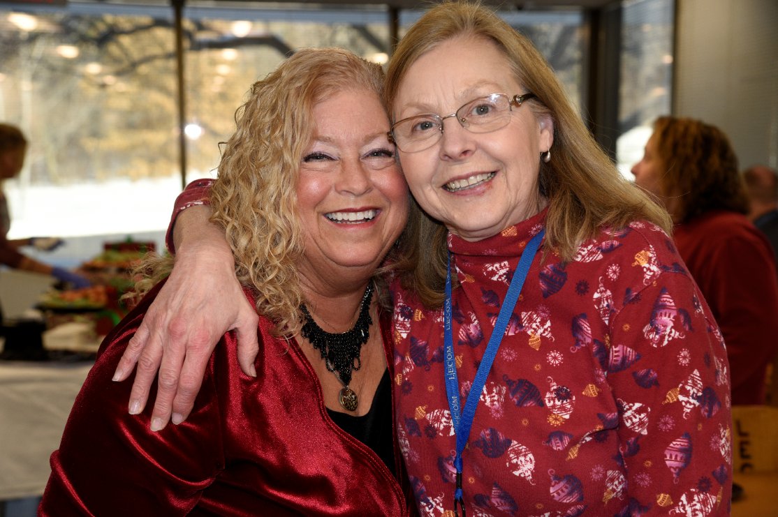 1LECOM's tweet photo. Please join us in congratulating Cher Stephenson on her retirement! 🥳 Cher has been a member of the LECOM family for 15 years. We wish her all the best as she begins her next chapter! 💙 https://t.co/Ueo8ydejRi