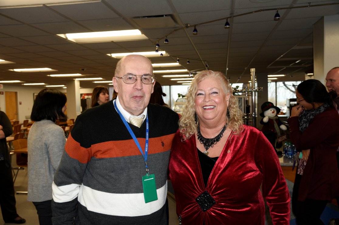 1LECOM's tweet photo. Please join us in congratulating Cher Stephenson on her retirement! 🥳 Cher has been a member of the LECOM family for 15 years. We wish her all the best as she begins her next chapter! 💙 https://t.co/Ueo8ydejRi