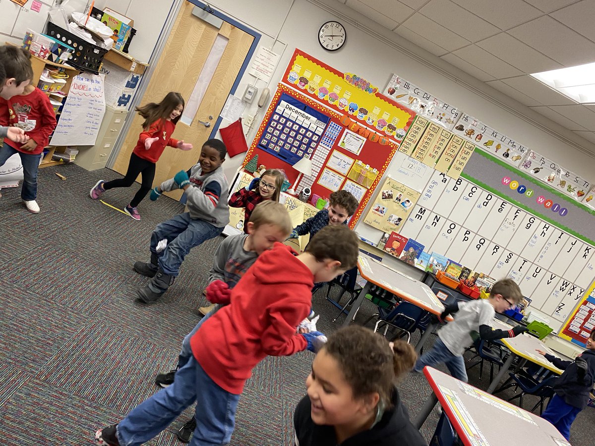 Pattifi's tweet photo. Snowball greeting for Morning Meeting!!Brrrr...❄️#BPatriotProud https://t.co/kQ1Nx8WSoc