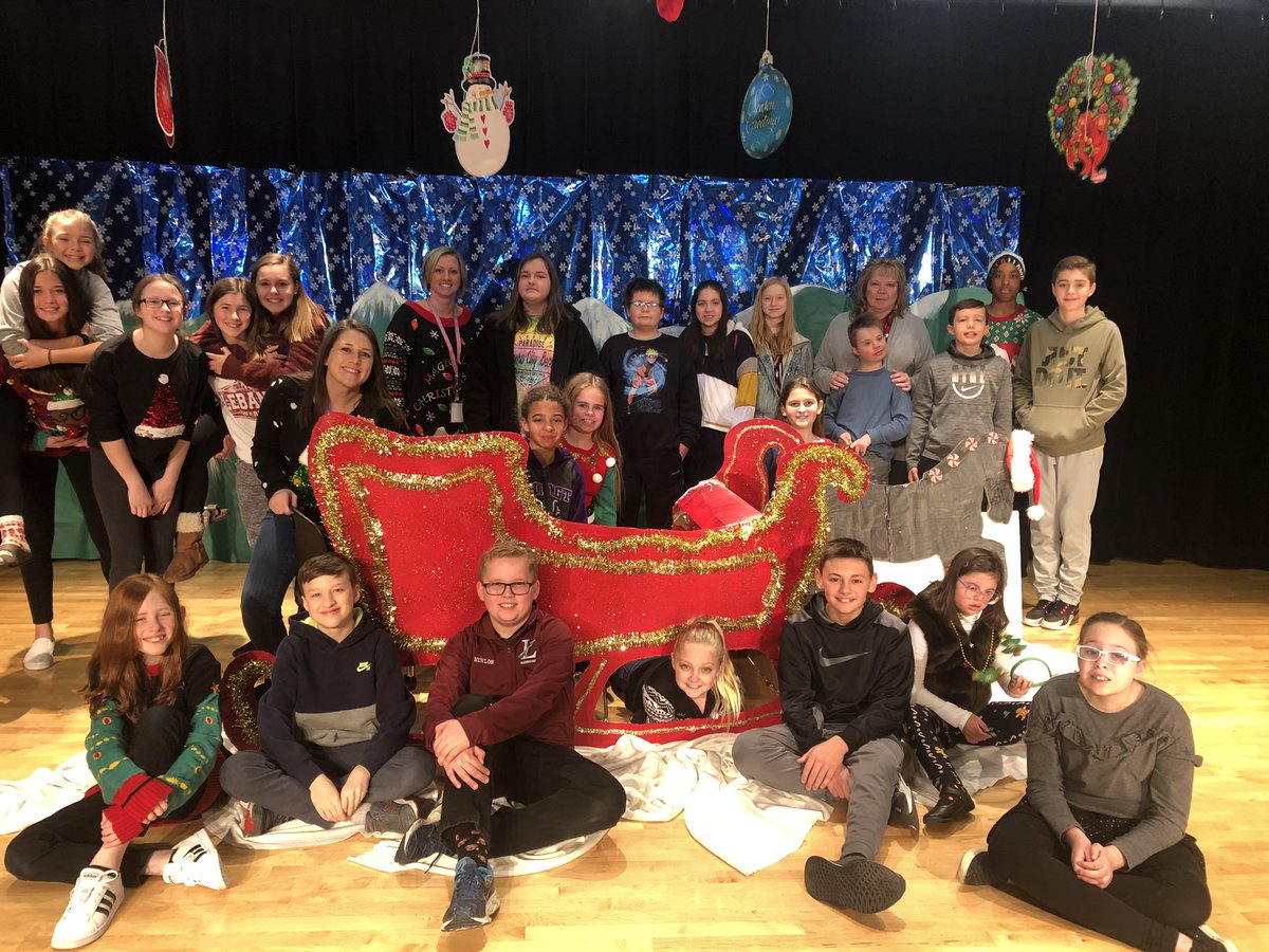Happy holidays from Miss Browne’s homeroom! We wish you all a relaxing and safe break! @MrsMartin_BIS <a href="/BIS_principal/">Berry Principals</a> <a href="/LCS_BC/">Lebanon City Schools</a>
