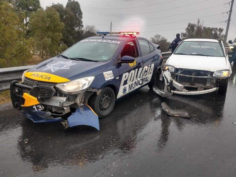 malandante's tweet photo. Una tras otra @dgspm_soledad
¿Cómo andarán de presionados los agentes para provocar semejantes percances?
¿O también peleaba "pasaje al taxi?
Periférico y rua a Matehuala.
#SoledasGS #SLP https://t.co/krow9aXhIu