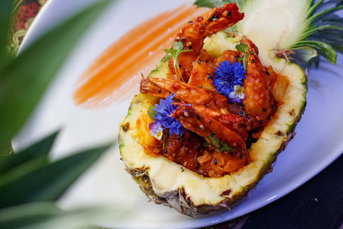 New Thaiwaiian Restaurant The Farsides Opens in the Old Port : Mouthwatering Dishes and an Homage to Brooklyn in the 90s
 bit.ly/35FiU5U