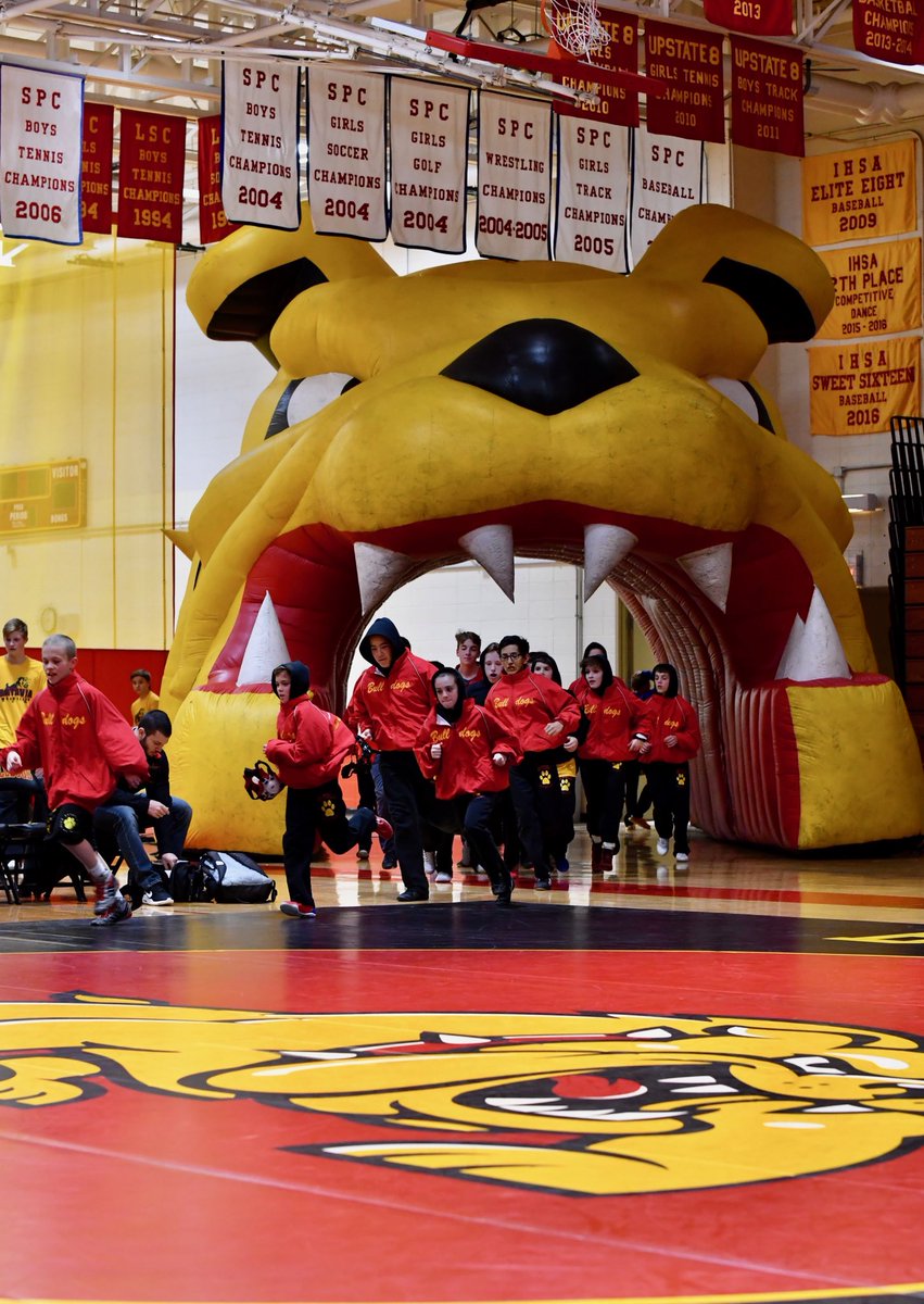 BataviaWC's tweet image. Big win for Rotolo MS over 2x Defending State Champs Homer Glen under the lights at BHS. 52-44.