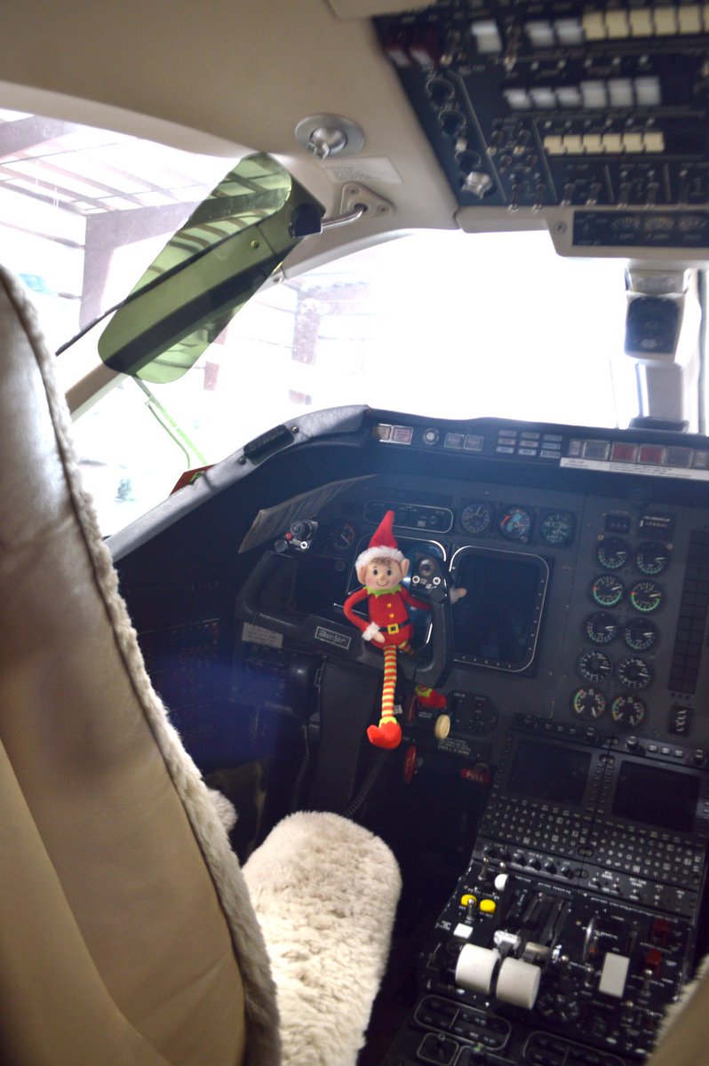 Anyone interested in a one way flight to the North Pole? Asking for a friend🎅🏼✈️⛄️
#FlyEnvoy
#FlySanta
#cockpitview #privateplane #envoyaviation #pilots #privatepilot #views #singlepilot #merrychristmas #christmas #alliwantforchristmasisyou #elf #elfontheshelf #luxurylifestyle