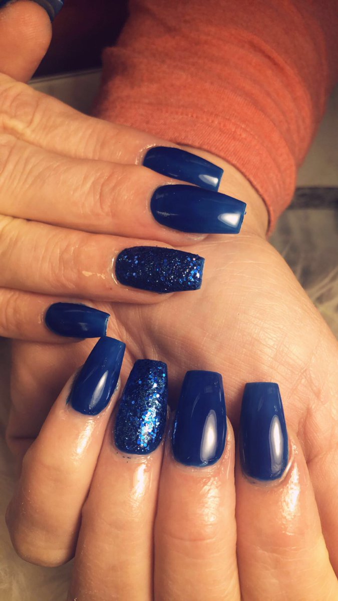 MeanlessCEO's tweet photo. Berry blue #meanlessceo #bookme https://t.co/zkaygY1abw https://t.co/4dCppKbfyx
