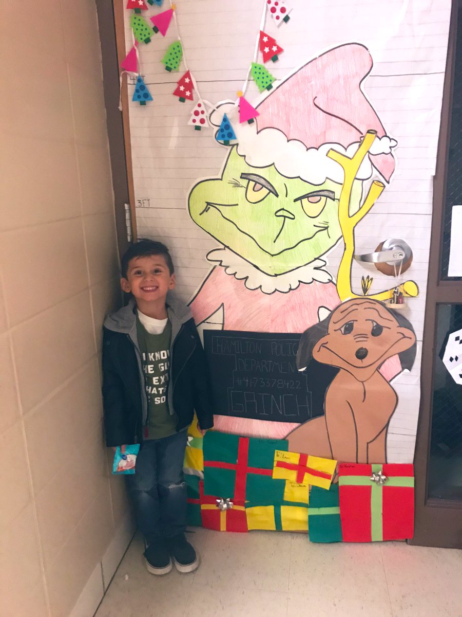 LindseyLinnae's tweet photo. Between door decorating contests, parties, end of semester craziness, and all of the other Christmas festivities, I am leaving for break utterly exhausted but with an incredibly full heart. I love these kids, my team, and our school. Merry Christmas, everyone! #crimakingmemories https://t.co/7UT8JYO006