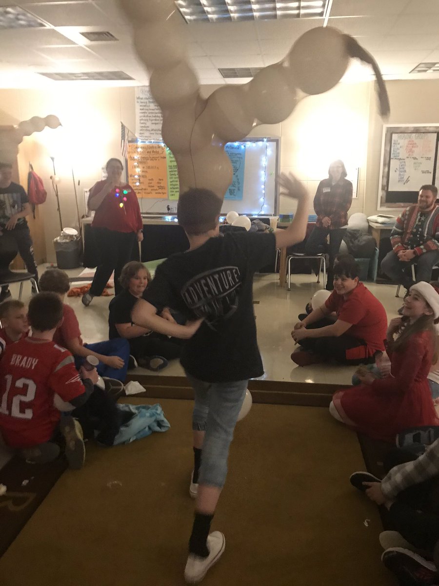 LindseyLinnae's tweet photo. Between door decorating contests, parties, end of semester craziness, and all of the other Christmas festivities, I am leaving for break utterly exhausted but with an incredibly full heart. I love these kids, my team, and our school. Merry Christmas, everyone! #crimakingmemories https://t.co/7UT8JYO006