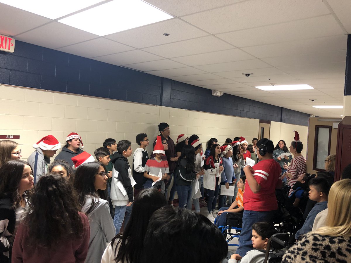 BrandyBergero20's tweet image. Awesome Choir Performance Today 
❤️ the Holiday Spirit!!
@JordanNISD 
#RomerosRegulators