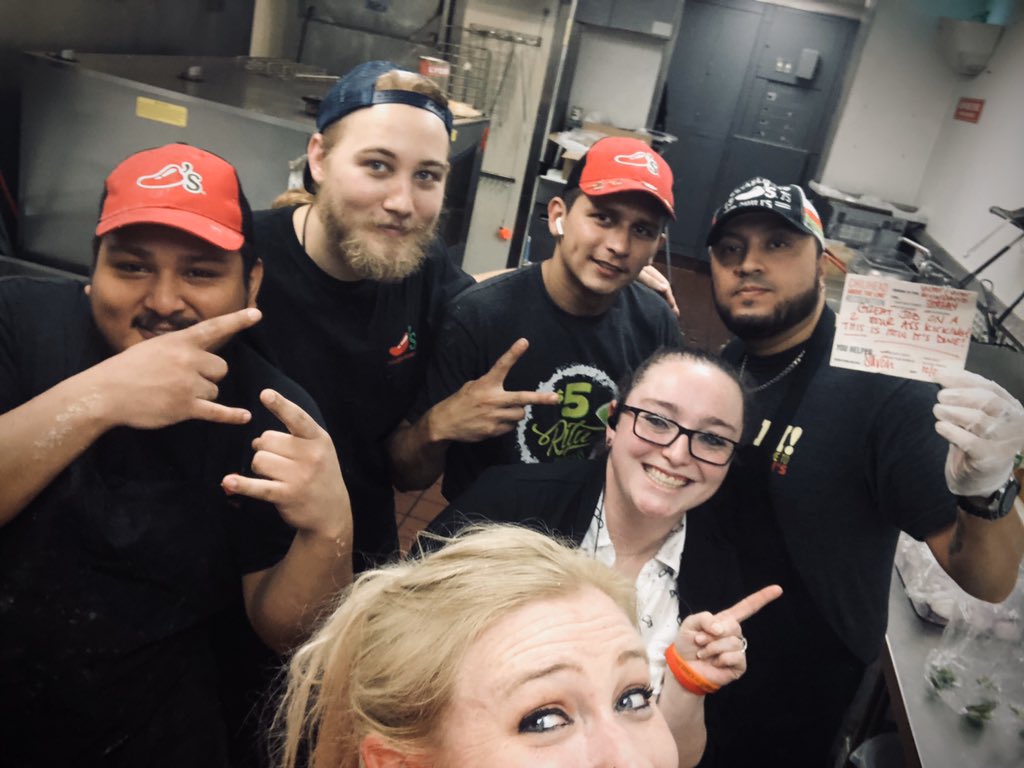 SarahRo86668630's tweet photo. Totally rocked it tonight!! #foodperfection #TeamEstrada https://t.co/6MVWn1tYhF