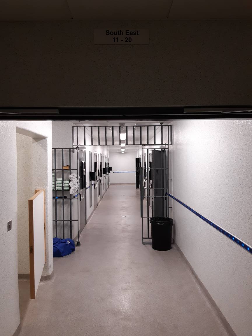 HumberbeatHULL's tweet photo. #HullCustodySuite. Only 2 rooms free in our exclusive South East Wing, 29 rooms are occupied, excellent work in #hullcitycentre the vast majority enjoying their evening.
#greatwork #HullPatrolT2 #InspMatthews #SuptPeach #CIFoster #therewhenyouneedus #keepingyousafe #madfriday https://t.co/sQxyjeSzyV