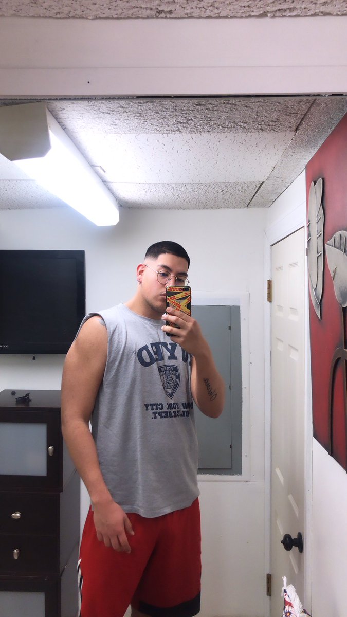 kingwnocrown's tweet photo. 6’4 ACT A FOOL. Rt so I can find my man 🤞🥴 https://t.co/w0CmfqiclZ