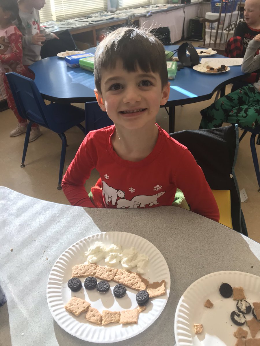 vgoldber's tweet photo. It’s Polar Express Day! Students used creativity to design a scene from the book and make an edible train! @KESPrincipal6Cs https://t.co/cAm9tHFbxU