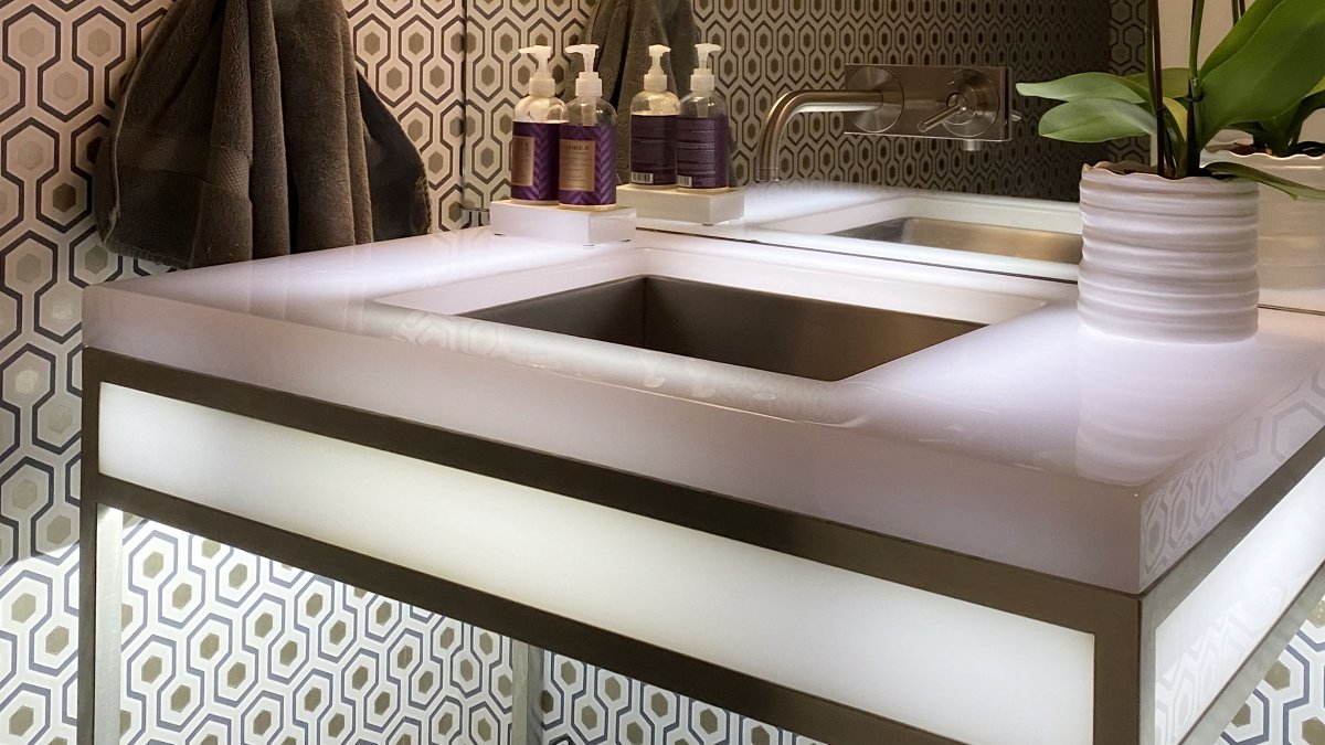 Neo_Metro's tweet photo. This gorgeous resin console with stainless steel basin was recently installed in a California residence. The designer/customer chose Cloud Nine resin with built-in LED lighting for that extra “wow” factor. Love the graphic wallpaper! #bathroomdesign

 https://t.co/PowQLUkx9f https://t.co/E8aK1gioSl