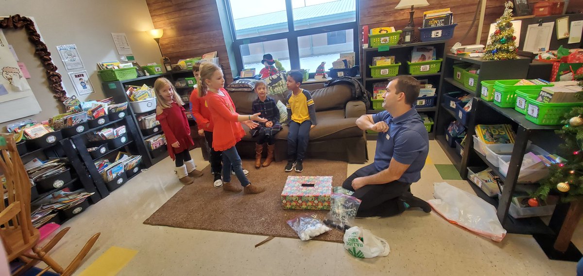 kcainrn's tweet photo. Had a blast at Zoey's Winter party! @duello_elem @MrsLenich @cain68 https://t.co/6glckWL5wx