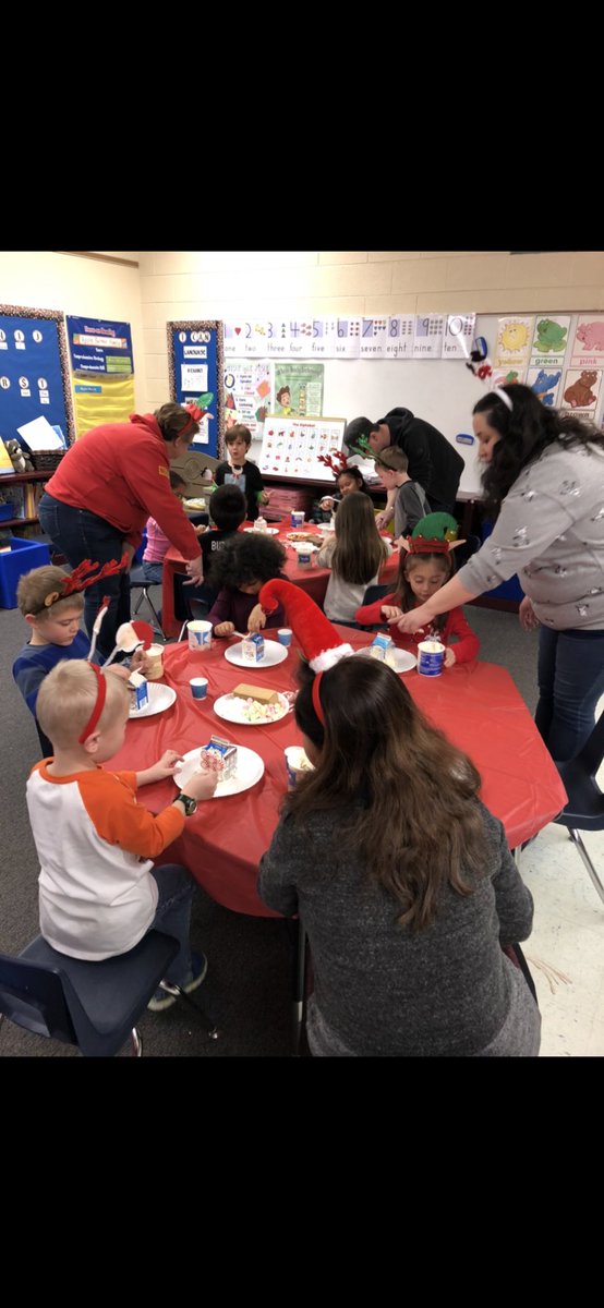 LawrenceKinder's tweet photo. So fun having parents help with building our gingerbread structures. Best day ever! @AvonNovas https://t.co/aRYMLXbB2q