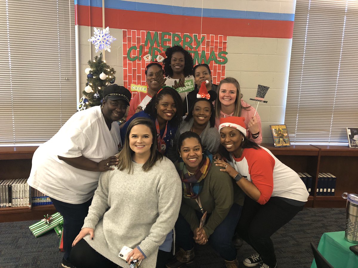 mspatterson12's tweet photo. Happy holidays from Hillcrest Middle!! Ready to rest and relax over the next few weeks. ❤️💙 #hillcrestmspats https://t.co/qlNZV5t6CO