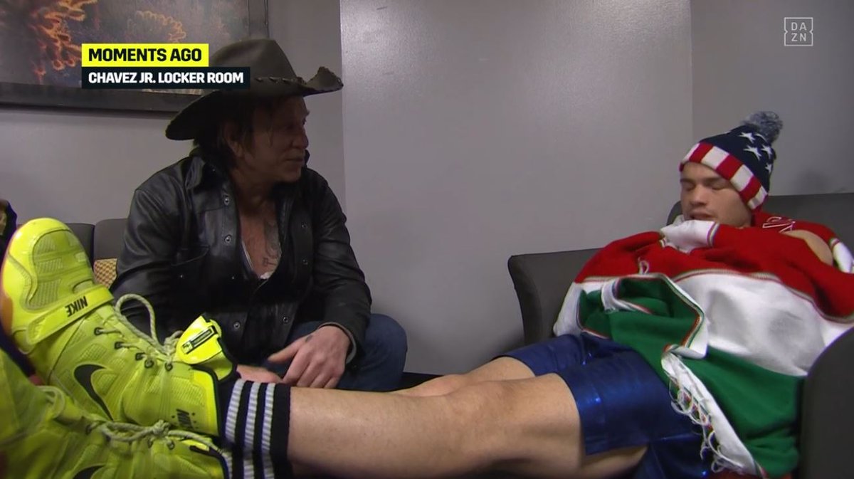 TheKJungle's tweet photo. Chavez Jr backstage snoozing before his bout with Daniel Jacobs. Foo thinks there gonna be an intermission on DAZN like there was for Canelo vs Kovalev? #FoosGoneWild #boxign #boxeo Talking to the Christmas Krampus. https://t.co/afSlu8mIeE