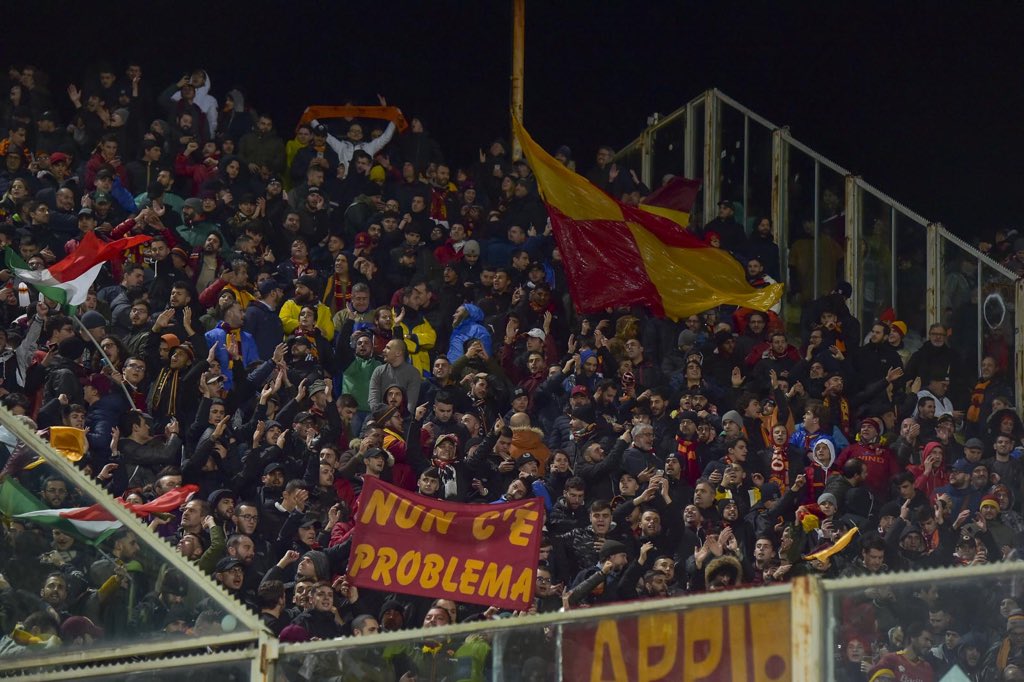 ChrisSmalling's tweet photo. The perfect way to end the year! Thank you to all the fans for the love and support which has been non stop. Happy holidays and then we are back to kick on again in 2020! #forzaroma💛❤️ https://t.co/XuwFBuB2mM