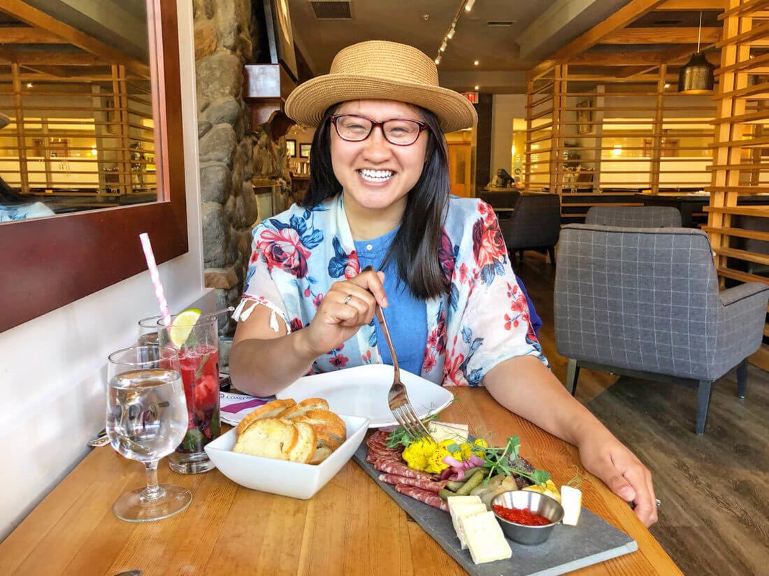 lindork's tweet photo. 🎁GIVEAWAY!🎁 Day 11 of my 12 Days of Christmas is a #CanmoreKananaskis getaway: one-night stay @CoastCanmore Hotel + breakfast + charcuterie for 2!

Follow me + @CoastCanmore + RT this tweet to enter!

More details on blog:
https://t.co/DBttUyCoPI

#yeg #yyc 
#explorealberta https://t.co/9b3TERkYVq