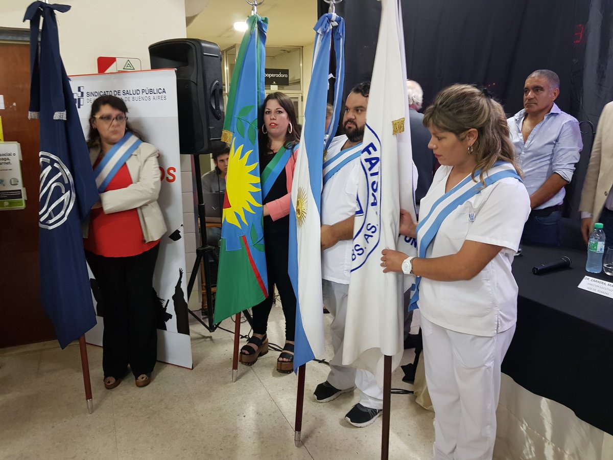 SindicatoDSalud's tweet photo. #AHORA @vascozubieta acto de👩🏻‍🎓👨🏻‍🎓 👩‍🎓👨‍🎓👨🏿‍🎓👩🏿‍🎓 Egresados de la Tecnicatura en Enfermería👩🏿‍⚕️👨🏾‍⚕️ y del Pos- titulo de Emergencias👩🏼‍⚕️👨🏽‍⚕️en el 🏥🚑Hospital Dr. Posadas de Saladillo https://t.co/EqujIaNxgM
