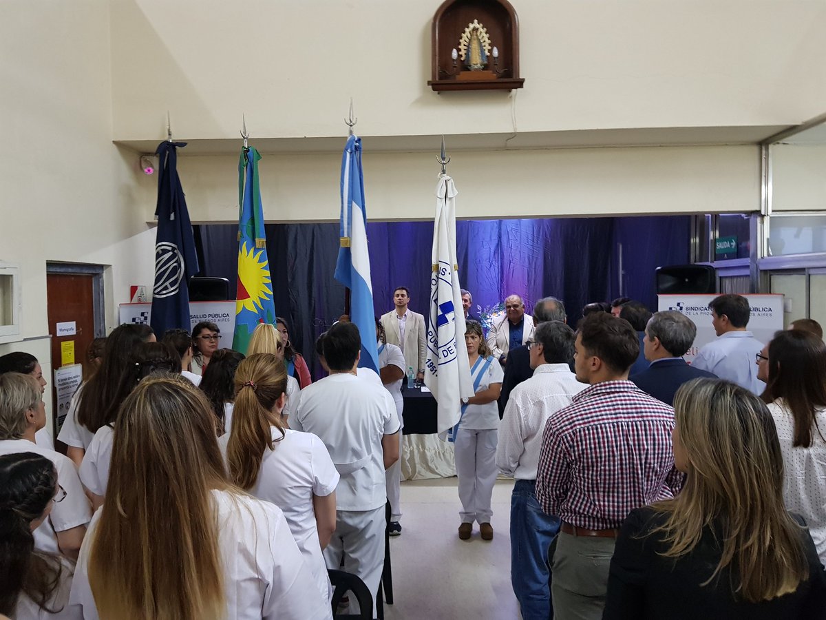 SindicatoDSalud's tweet photo. #AHORA @vascozubieta acto de👩🏻‍🎓👨🏻‍🎓 👩‍🎓👨‍🎓👨🏿‍🎓👩🏿‍🎓 Egresados de la Tecnicatura en Enfermería👩🏿‍⚕️👨🏾‍⚕️ y del Pos- titulo de Emergencias👩🏼‍⚕️👨🏽‍⚕️en el 🏥🚑Hospital Dr. Posadas de Saladillo https://t.co/EqujIaNxgM