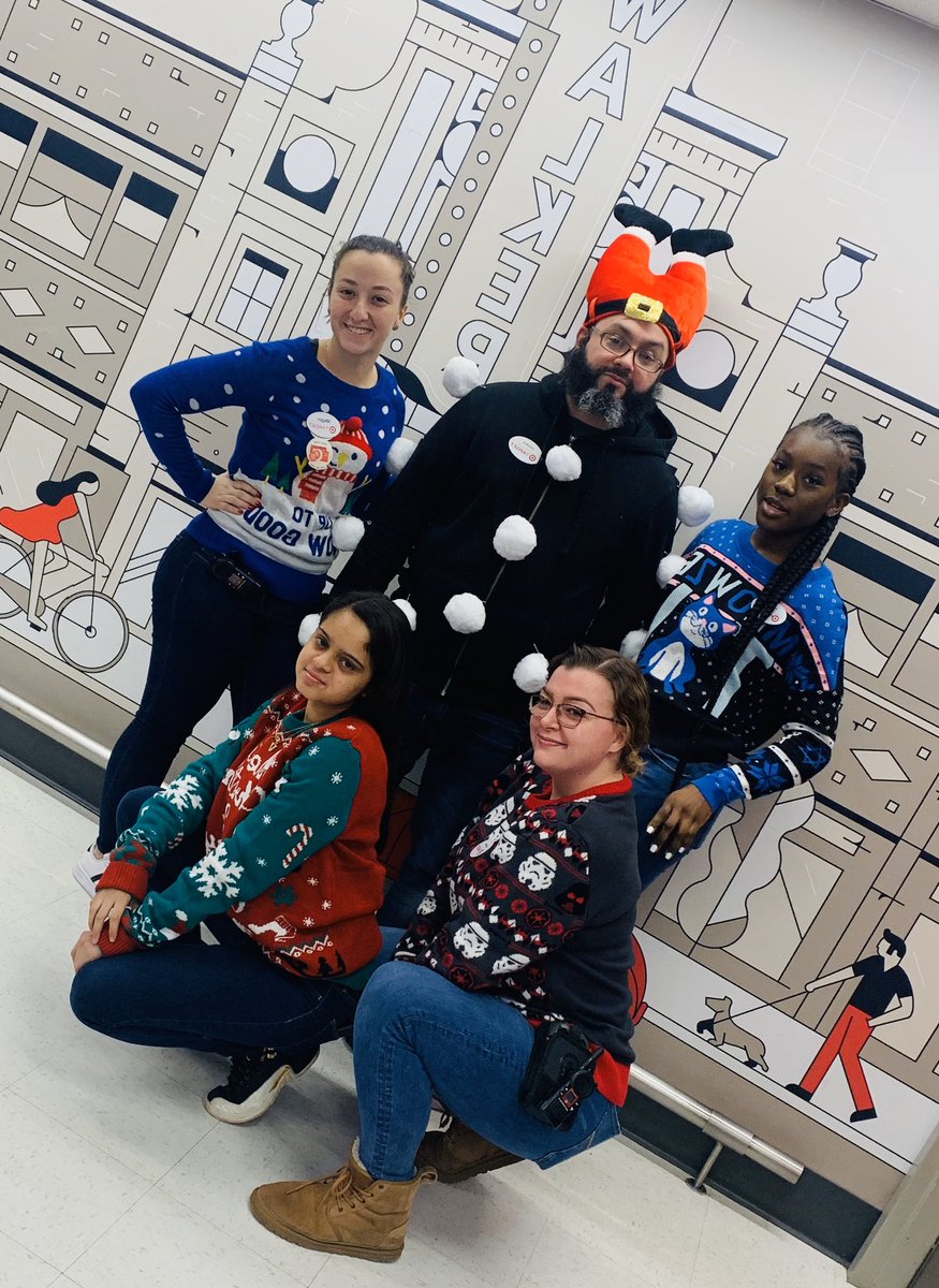 TanishaF10's tweet photo. Happy Holidays from our closing team #T3276 #bensonhurst @james1vega @britt_tgt https://t.co/elF7tAHZed