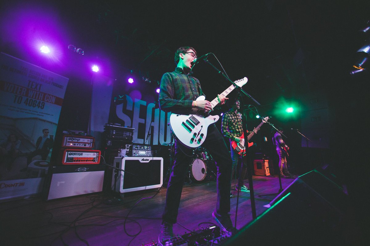 neverbetteril's tweet photo. November 30th @ Bottom Lounge 
w/ @DollSkinBand @BYAMAUS @seawayband @withconfidence_ 

PC: Rob Haberman https://t.co/CZ9BOeDtme