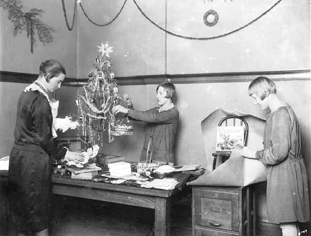 oldnews's tweet photo. Give the gift of Minnesota history this Christmas. All three of my books -- "Minnesota Mayhem," "Mysteries" and "Moxie" -- are available at Minnesota bookstores and on Amazon:

https://t.co/HptDJHHOXq https://t.co/vi5xzZAXAO
