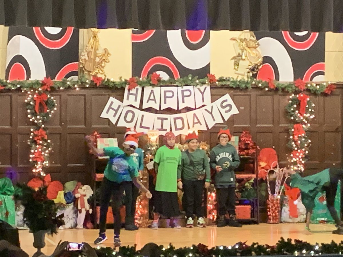 PS59Bronx's tweet photo. A good time was had by all at our annual Holiday Extravaganza! #CHCF https://t.co/FWmZ82h18a