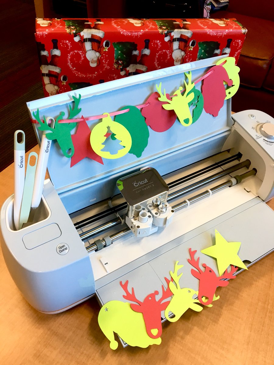 markhamlibrary's tweet photo. Not sure what to do during the Winter Break? Join us on December 23rd, 24th and 27th from 11:00a.m. to 12:00p.m. for a holiday-themed STEAM learning activity at the Angus Glen Branch. Come and create holiday-themed ornaments alongside our staff. #markhampubliclibrary #MakerMPL https://t.co/cmUGRu3Tsn