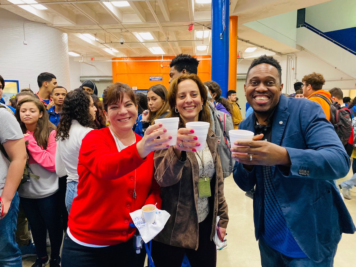 Yoly1217's tweet photo. Having a blast on Winter Wonderland HML 2019! https://t.co/5gz3HSdbOL