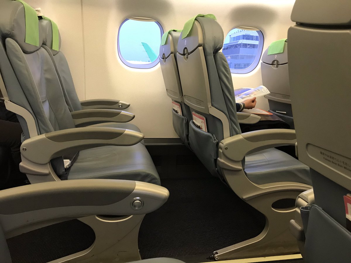 kou_kc_spd's tweet photo. 神戸空港から高知龍馬空港線就航で、FDAで飛んで来た^_^
4,351円取れたので。
のんびりしまーす！
#FDA #JA08FJ #teagreen 
#高知龍馬空港 https://t.co/SQtX1XBBvB