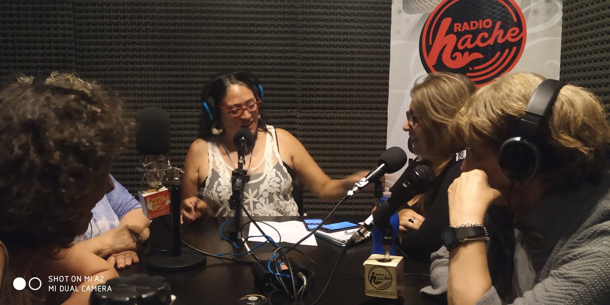 RadioHache2019's tweet photo. [En Imágenes] En el programa #34 #VocesDeAquelarre nos visitaron las compañeras de @desate_radio la radio del Hospital Moyano.
Con Mariana Pacheco y Lorena Duva.
#RadioHache . https://t.co/Ja3PdTD6uz