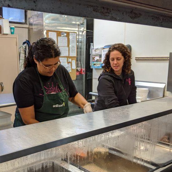 CarlyByfield's tweet photo. So humbled to be a part of this volunteer opportunity with my T-Mobile co-workers serving a hot breakfast to 300+ people at Seattle's Union Gospel Mission. #KindnessMatters #volunteer https://t.co/Ikr1ZQrUek #GBRD @CoachHaskell https://t.co/tkyhM3TbF0