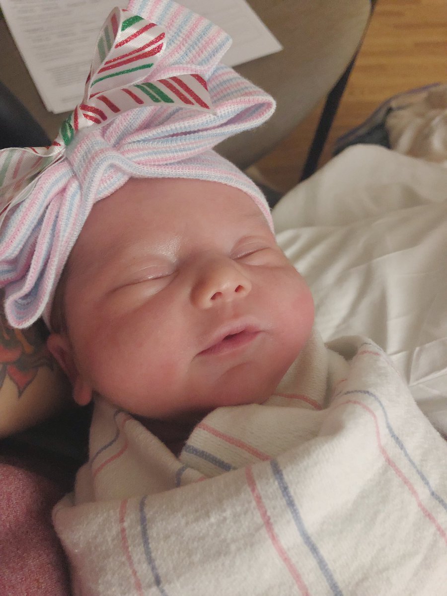 coachmattgow's tweet photo. Welcome to the family Olivia Elizabeth Gow! #dadofadaughter #blessedwithadaughter https://t.co/yPQesY3ZQr