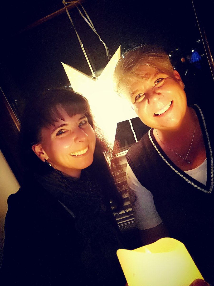 chrissineuber's tweet photo. What a lovely evening... Happy Birthday @MrsZimbl! https://t.co/YNYAdGSipW